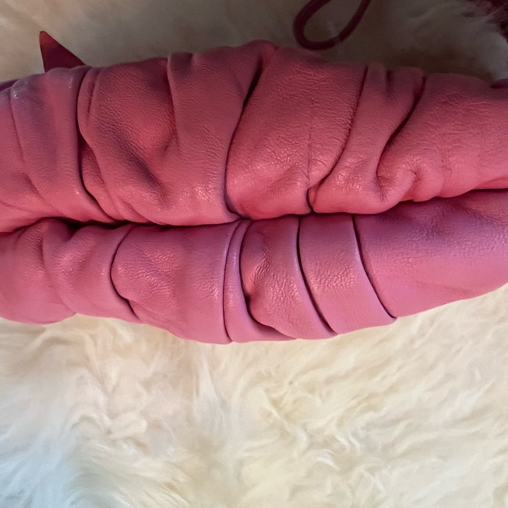 Prada clutch bag pink leather authentic 225-0964 in great condition. Super Cute - Picture 10 of 10